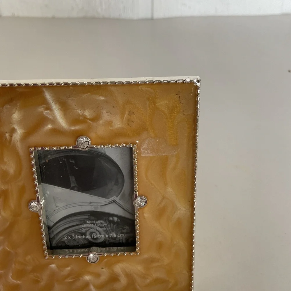 Wallet size picture frame. NWT